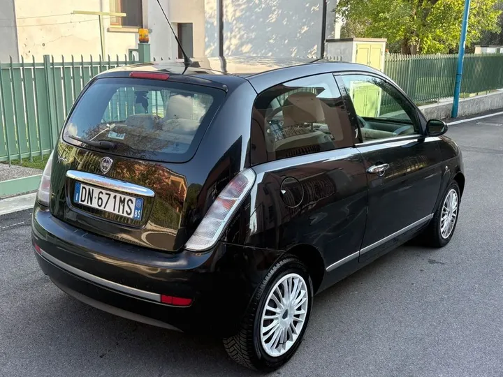 Lancia Ypsilon