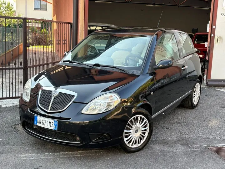 Lancia Ypsilon