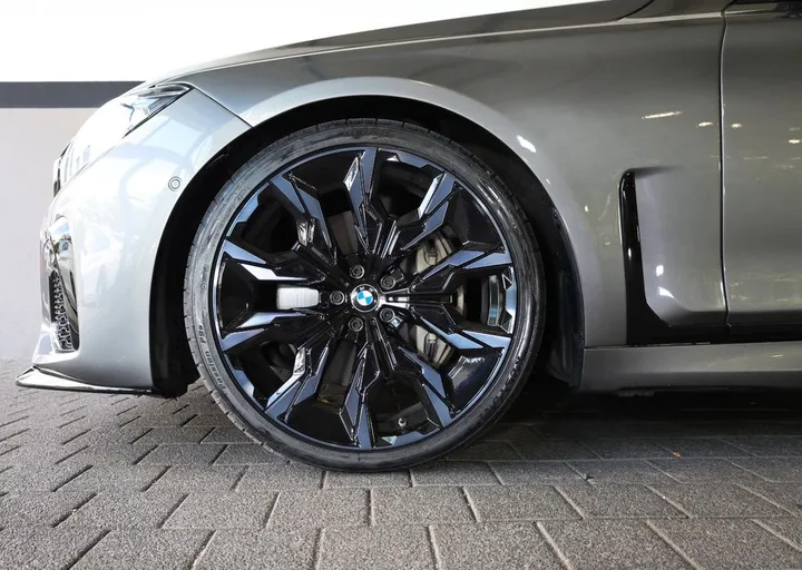 BMW 750