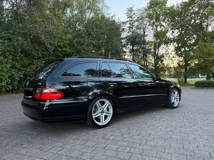 Mercedes-Benz E 320