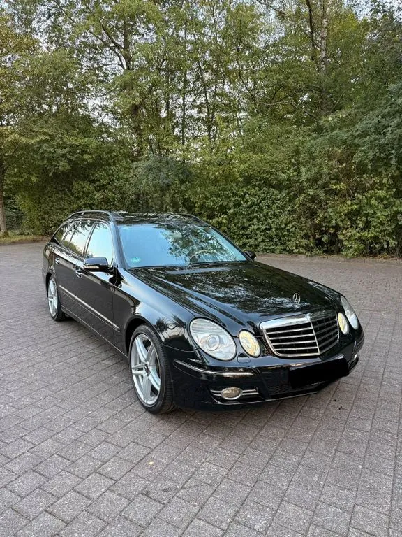 Mercedes-Benz E 320