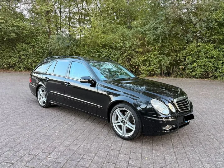 Mercedes-Benz E 320