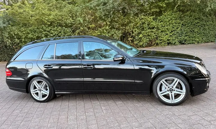 Mercedes-Benz E 320