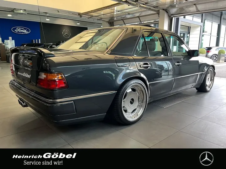 Mercedes-Benz 500