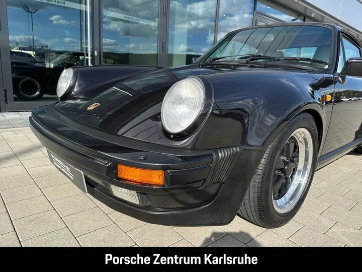 Porsche 930