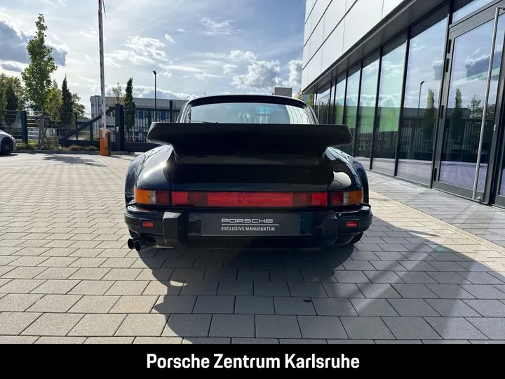 Porsche 930