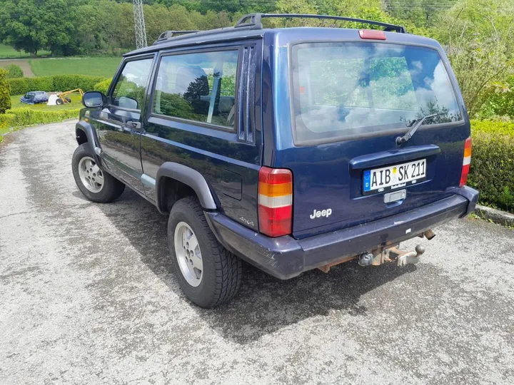 Jeep Cherokee
