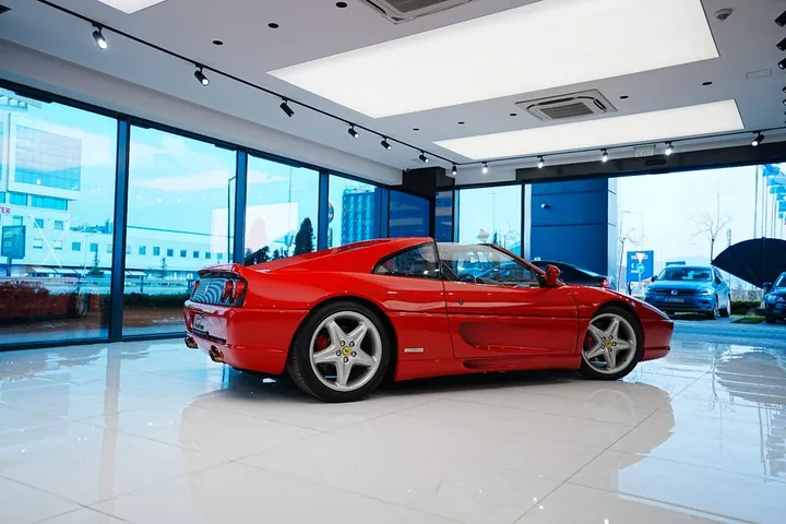 Ferrari F355