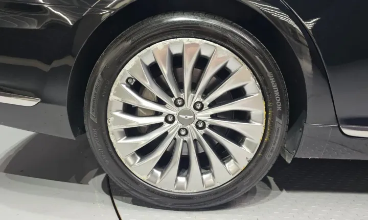 Genesis EQ900