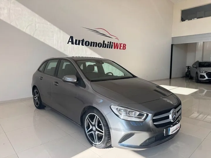 Mercedes-Benz B 180