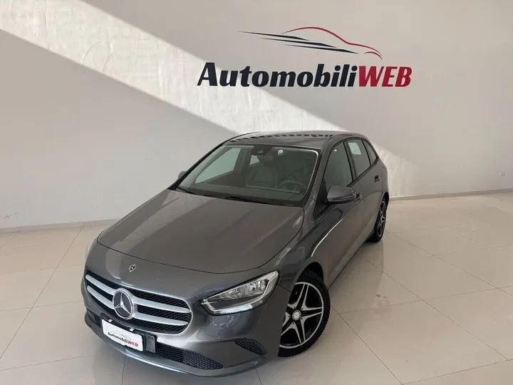 Mercedes-Benz B 180