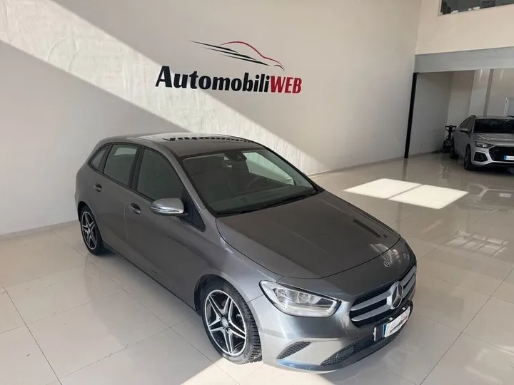 Mercedes-Benz B 180