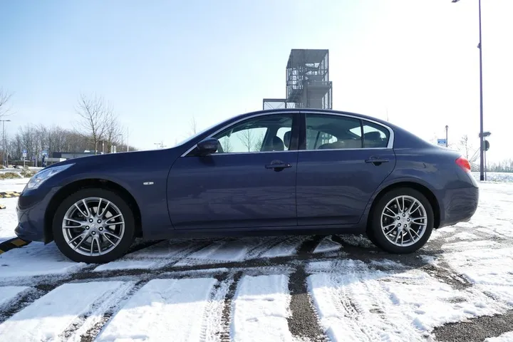Infiniti G37