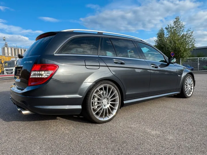 Mercedes-Benz C 63 AMG
