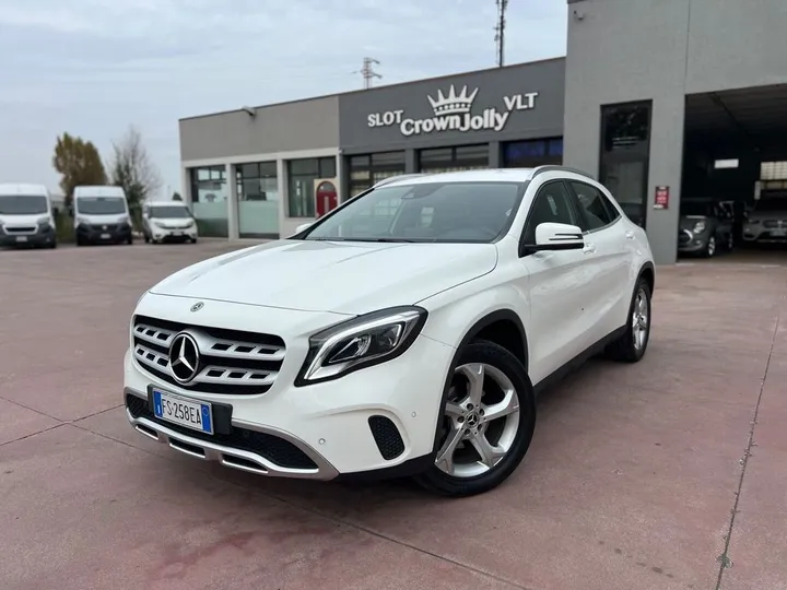 Mercedes-Benz GLA 200