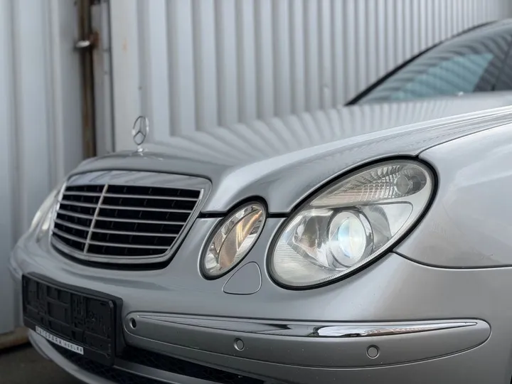 Mercedes-Benz E 320