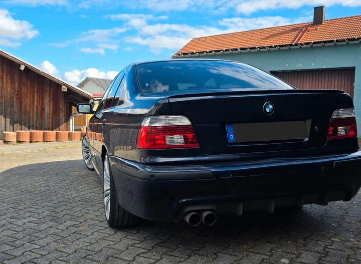 BMW 528