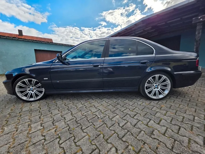 BMW 528