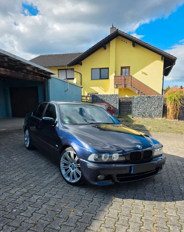 BMW 528