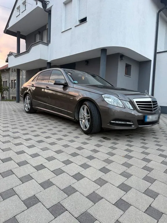 Mercedes-Benz E 300