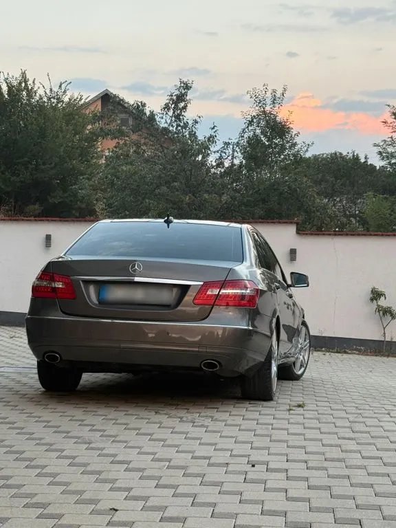 Mercedes-Benz E 300