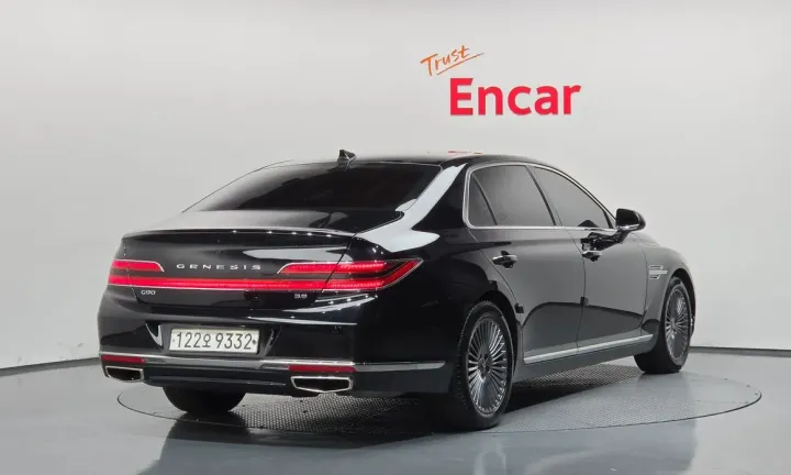 Genesis G90