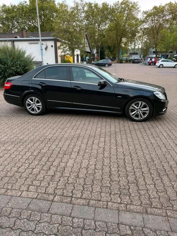 Mercedes-Benz E 200