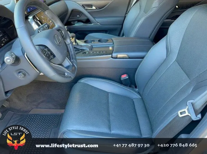 Lexus LX 600