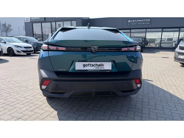 Peugeot 408