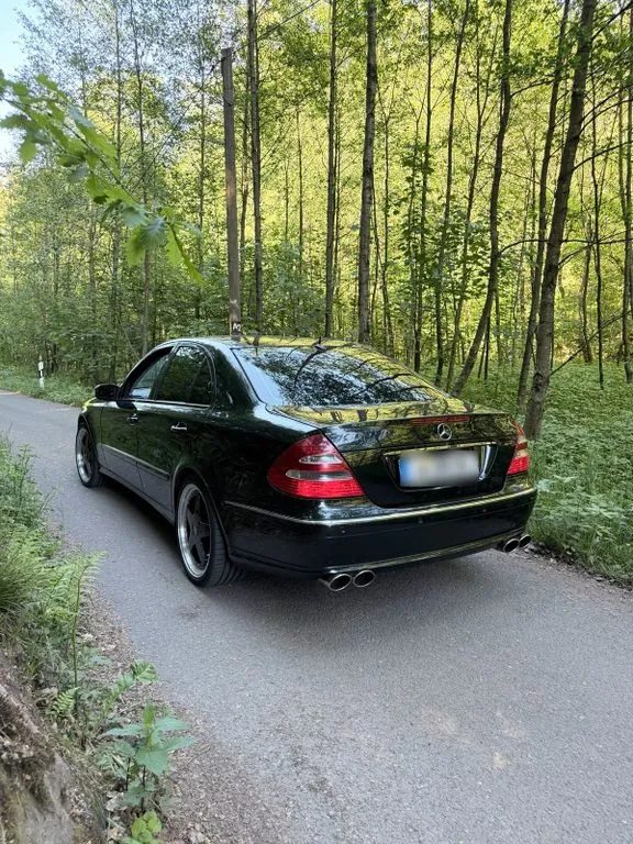 Mercedes-Benz E 320