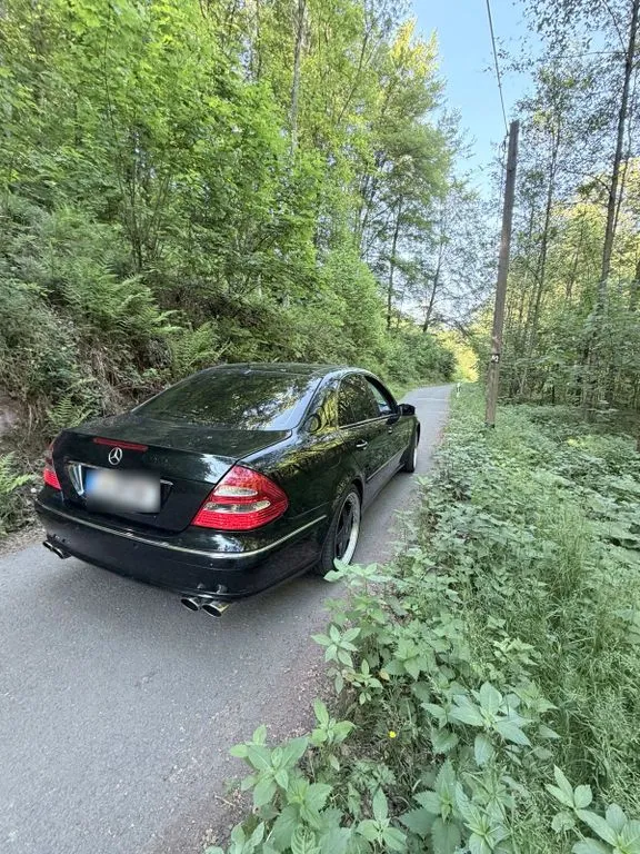 Mercedes-Benz E 320
