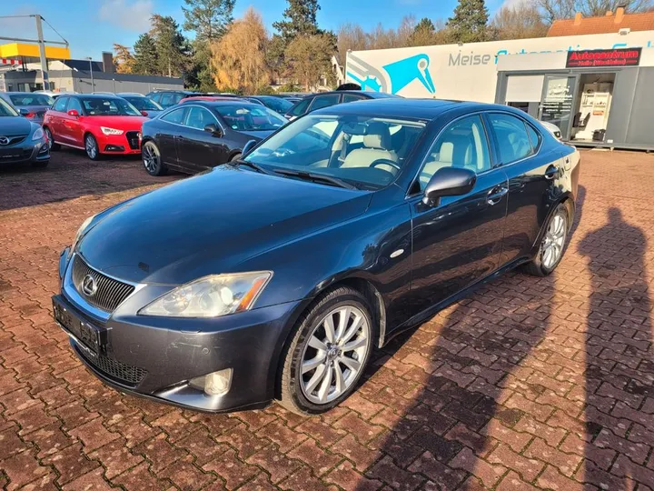 Lexus IS 220