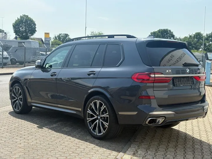 BMW X7 M50