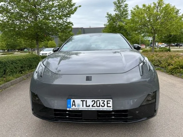 Lynk&Co 02