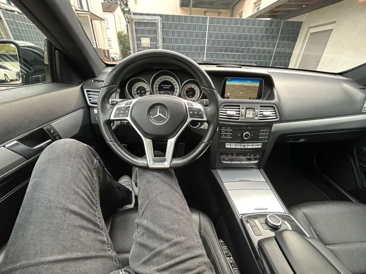 Mercedes-Benz E 320