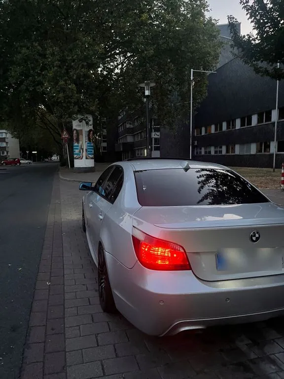 BMW 525