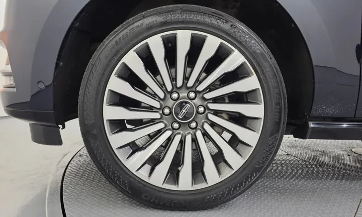 Lincoln Navigator
