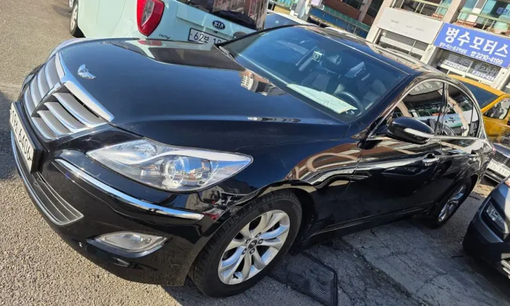 Hyundai Genesis