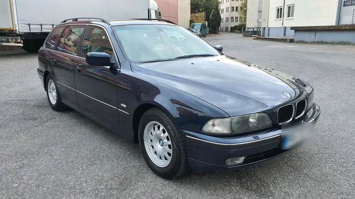 BMW 530