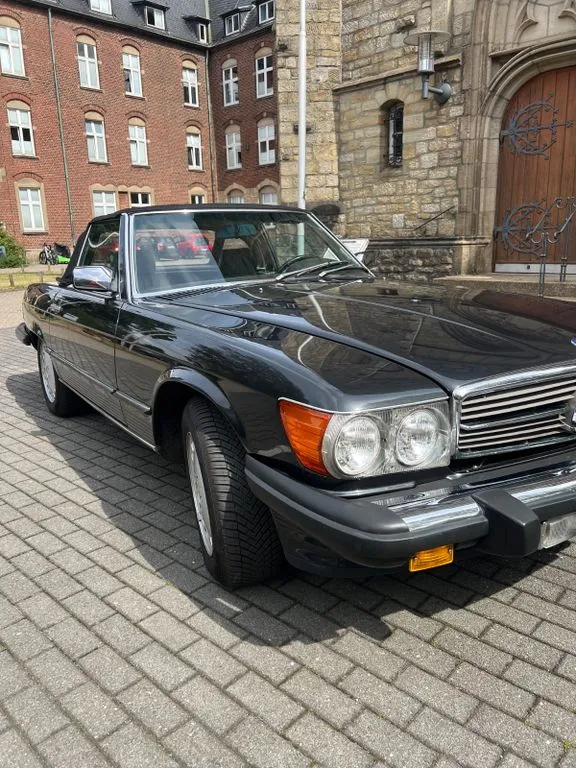 Mercedes-Benz SL 560