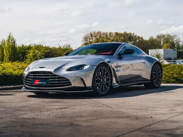 Aston Martin V12 Vantage