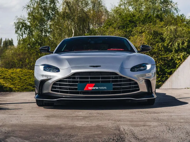 Aston Martin V12 Vantage