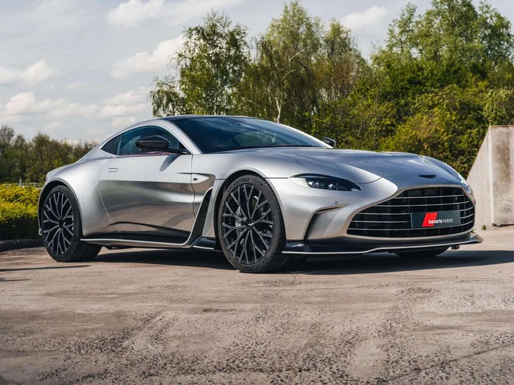 Aston Martin V12 Vantage