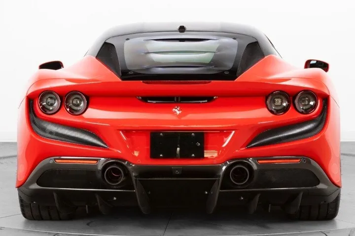 Ferrari F8