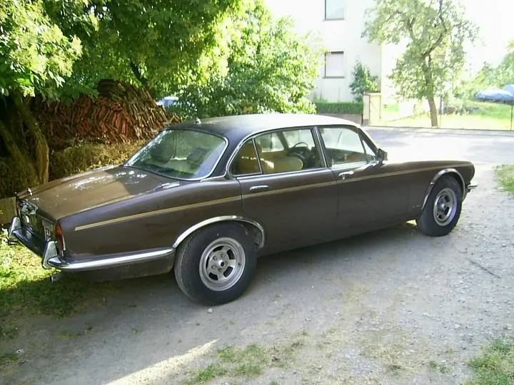 Jaguar XJ12