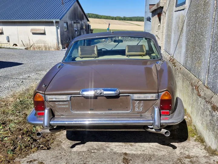 Jaguar XJ12