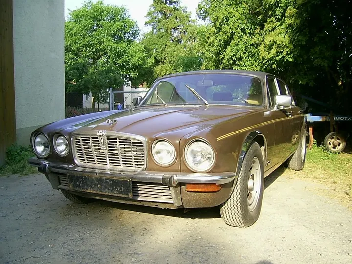 Jaguar XJ12