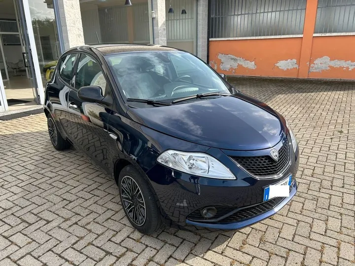 Lancia Ypsilon