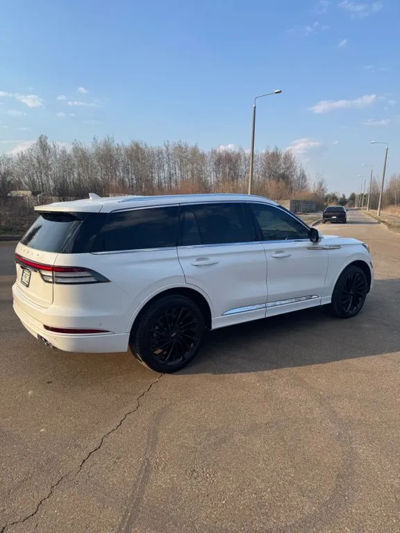 Lincoln Aviator