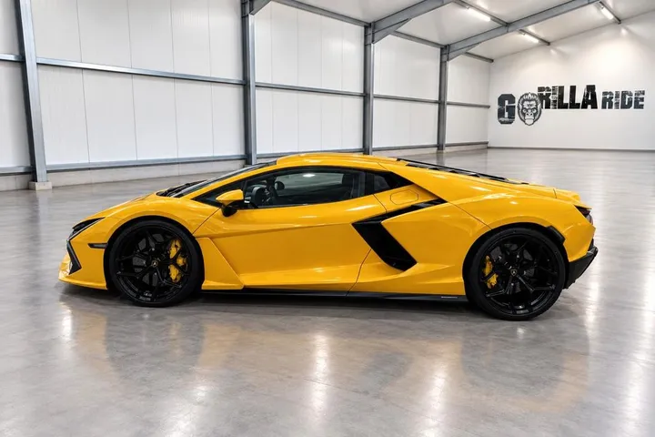 Lamborghini Revuelto